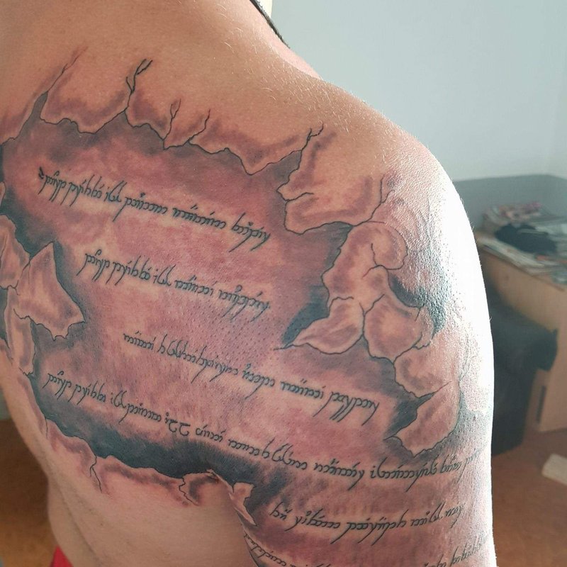 Grosses Ruecken und Schulter Piece